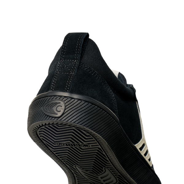 Cariuma Catiba Pro All Black Ivory